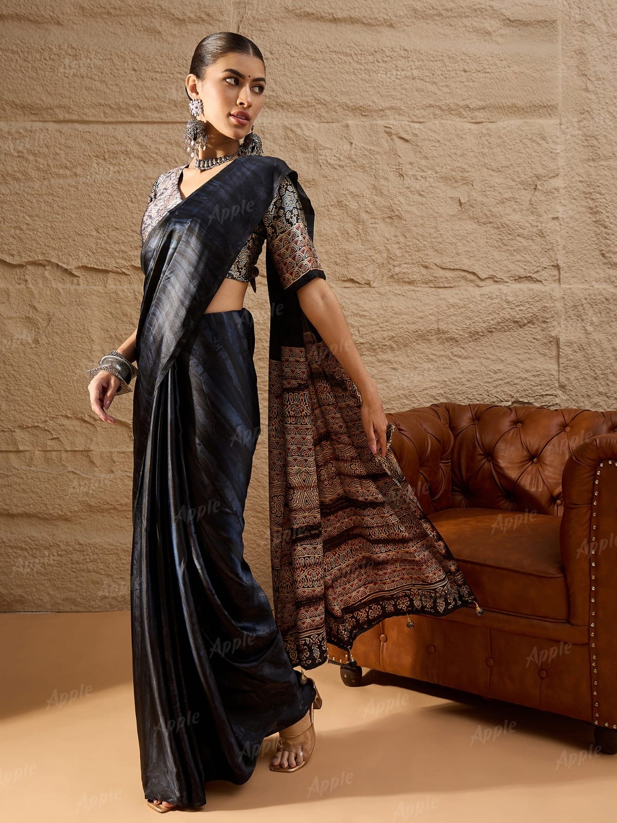 Elegant Black Silk Saree with Designer Blouse & Traditional Pallu – Perfect for Weddings & Parties