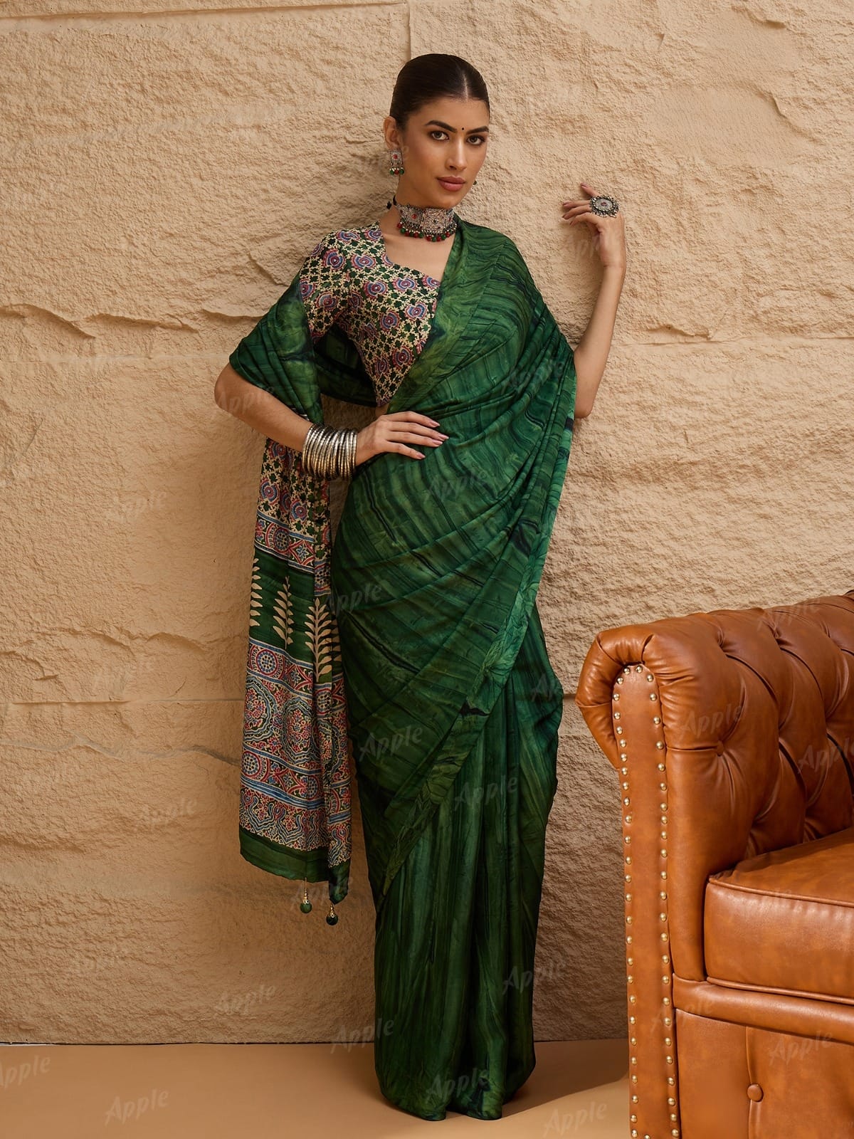 Elegant Green Silk Saree with Designer Blouse & Printed Pallu – Wedding, Party & Festive Wear