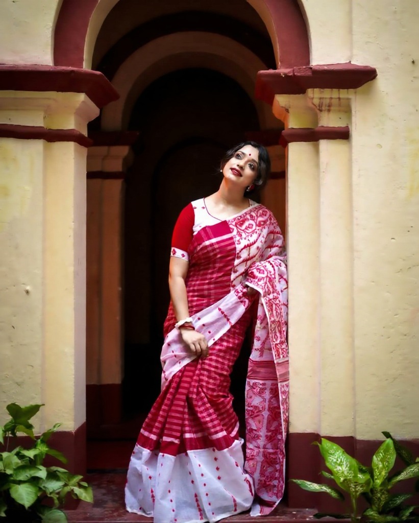 Elegant Cotton Gamcha Saree – Traditional Red & White Handloom Design for Women